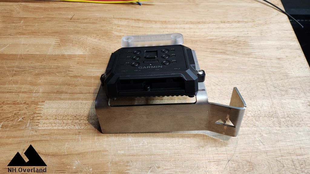 Garmin PowerSwitch – Scatola Di Commutazione Digitale Per Accessori 12V – Controllo Da Smartphone O Navigatore – Resistente IPX7